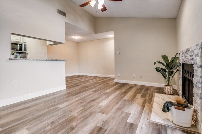 Building Photo - 1310 Harwell Dr