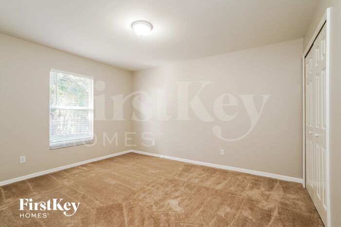 Building Photo - 1410 SW 13th St
