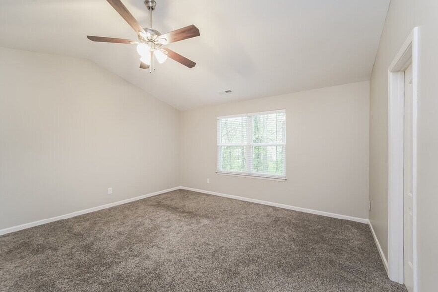Building Photo - 8412 4 Sisters Ln