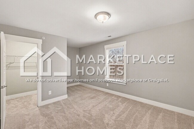 Building Photo - 122 Valley View St