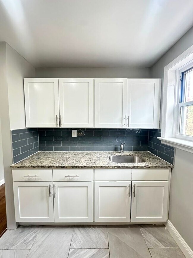 Interior Photo - The Eminence