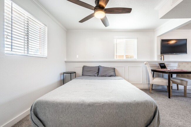 Building Photo - Beautiful updated 4 bed 2 bath Widefield h...