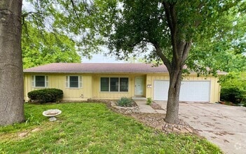 Building Photo - SEE IT NOW: Charming 3-Bedroom Home with S...