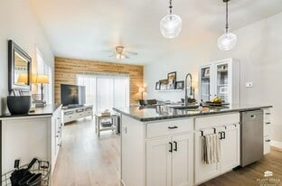 Building Photo - 5801 Goheen Dr