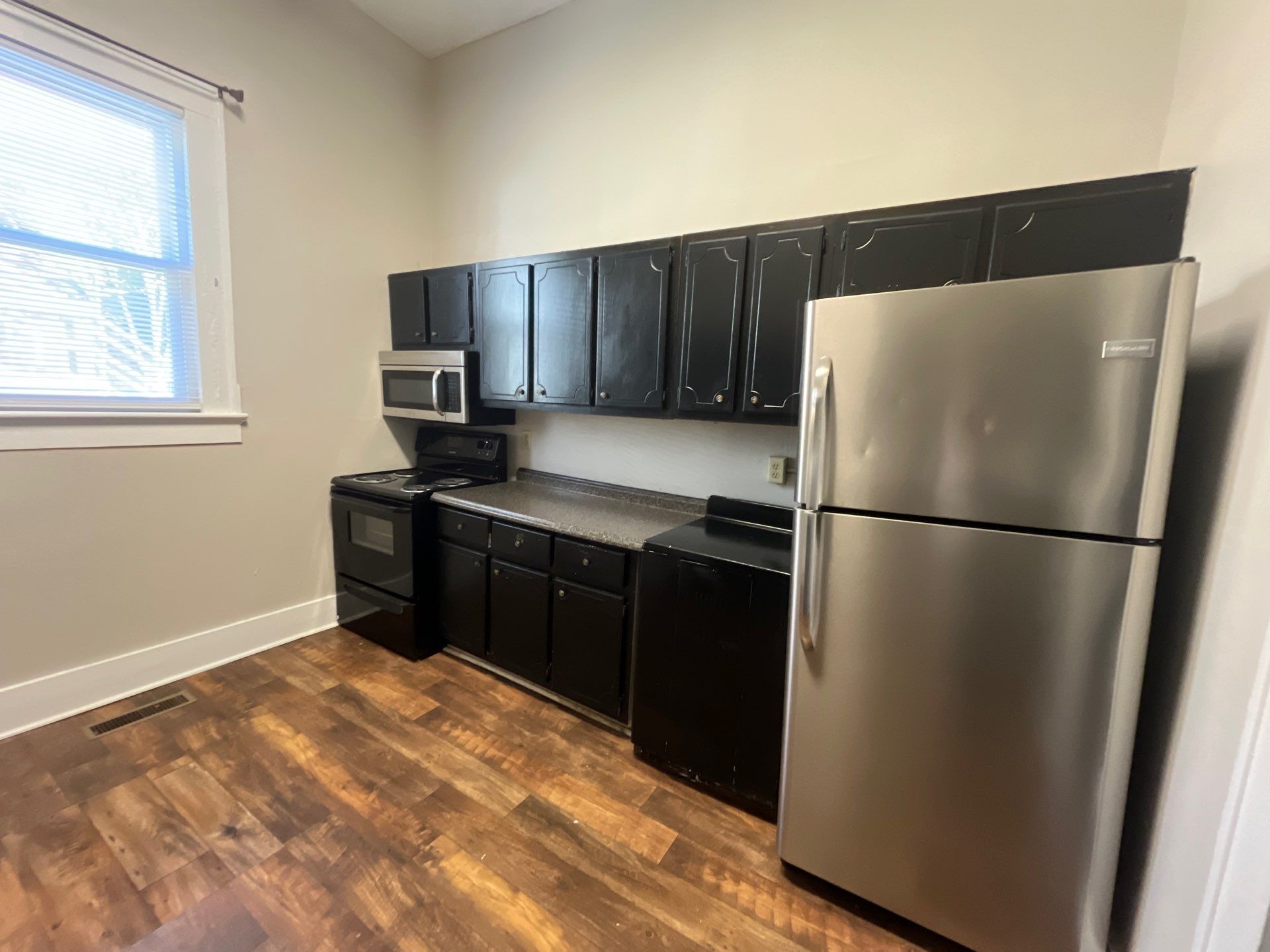 Building Photo - 396 N Highland Ave