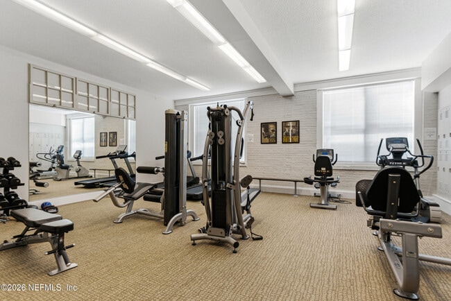 Building Photo - 2525 College St