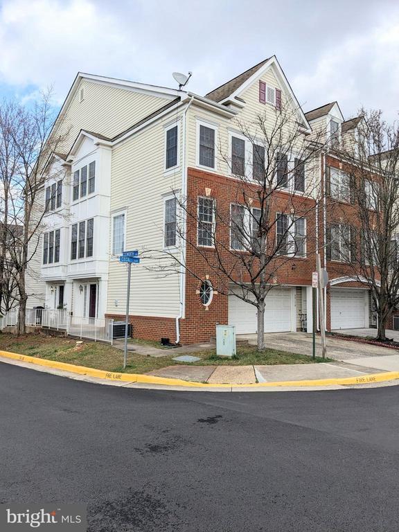 Building Photo - 46178 Cecil Terrace