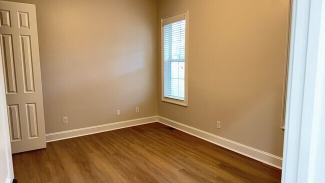 Building Photo - Newly Remodeled Home- Mid-Island Hilton Head