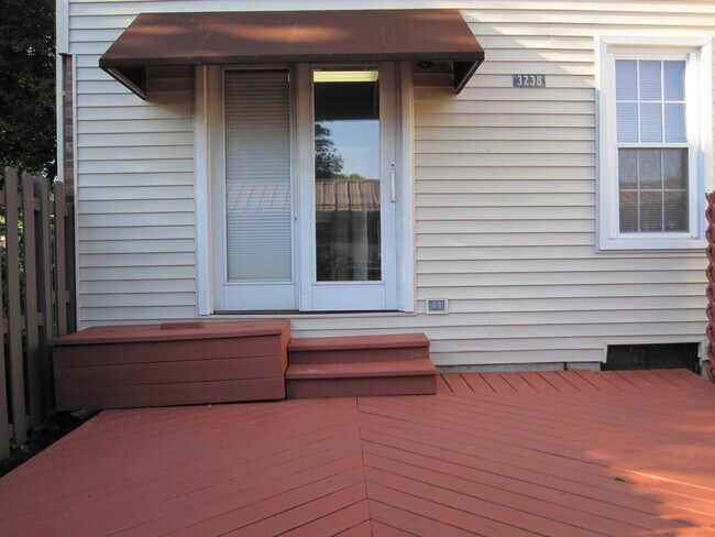 Building Photo - 3238 Alpine Dr