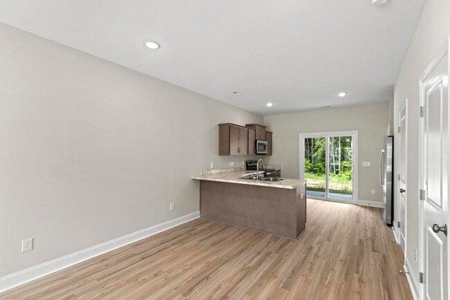 Building Photo - 100 Loren Rd