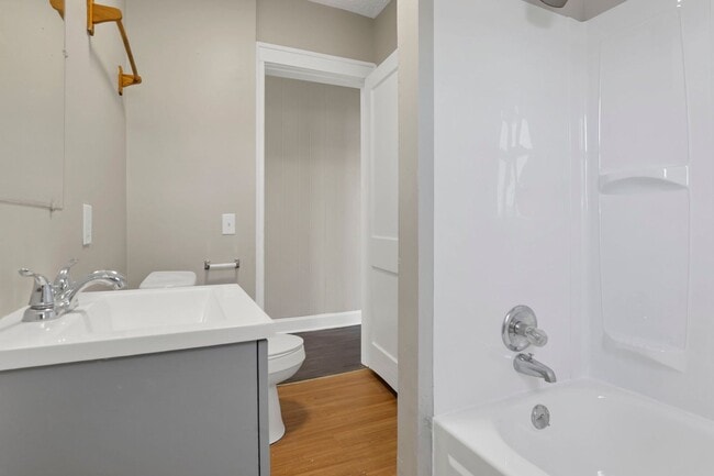 Building Photo - 791-793 E Starr Ave