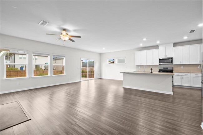 Building Photo - 5947 Green Ash Ct