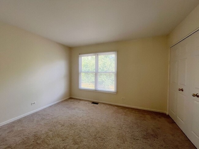 Building Photo - 312 Spring Creek Cir