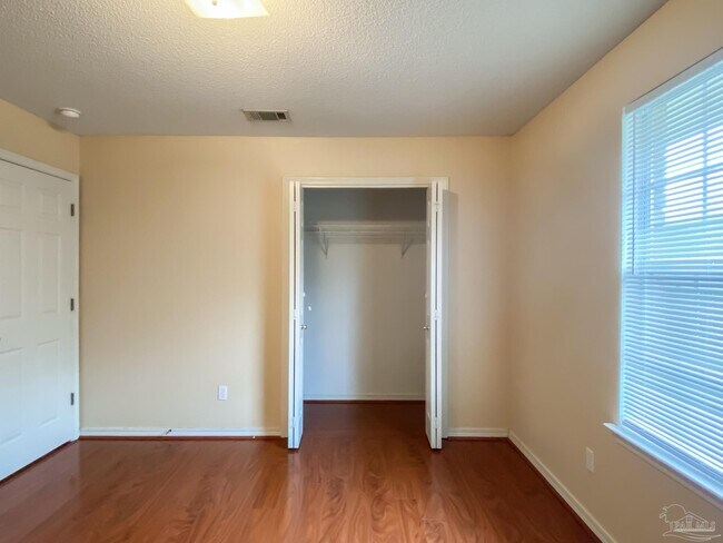 Building Photo - 9121 Sebring Dr