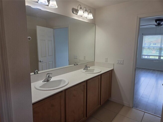 Building Photo - 3872 Carrick Bend Dr