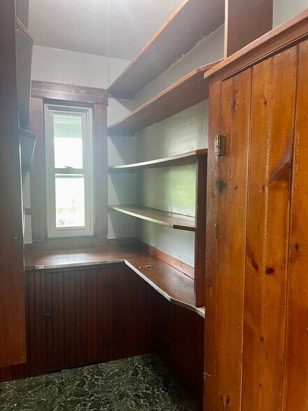 Pantry - 348 Rollstone St