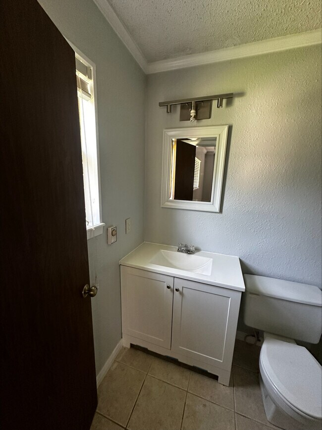 Master Bath - 137 Lullwood Dr