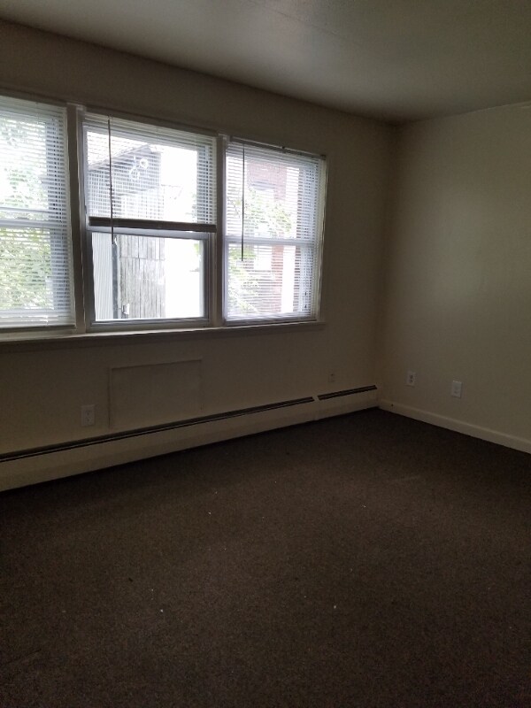 Building Photo - 417 Zion St