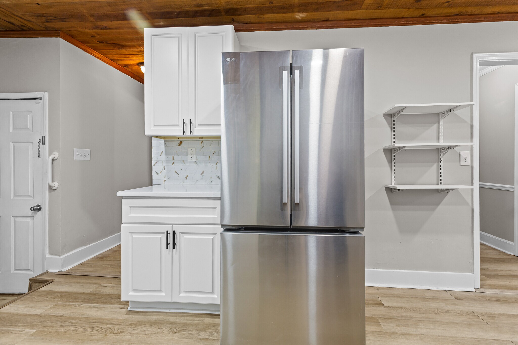 Building Photo - 800 Post Road Cir