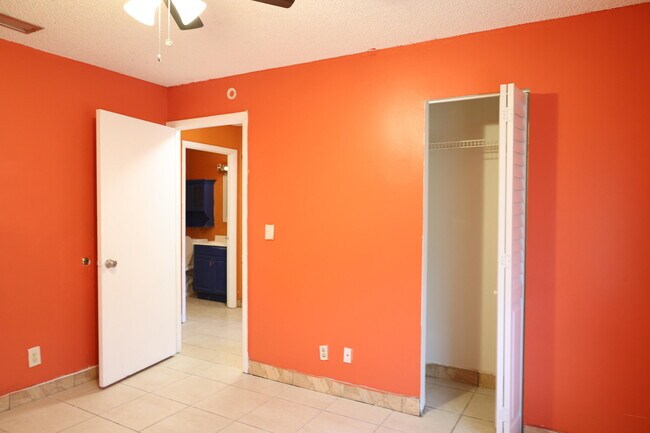 Building Photo - 7328 Palmdale Dr