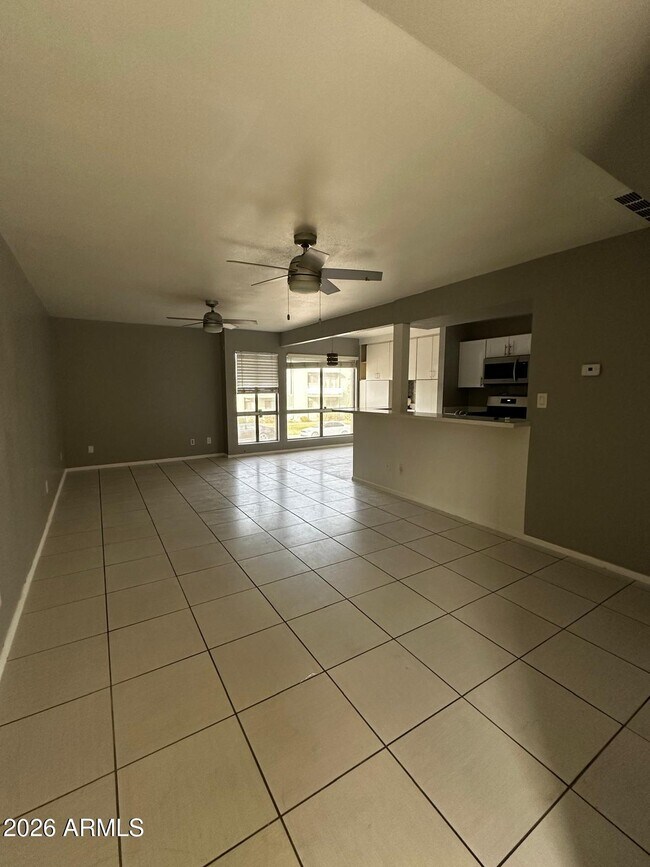 Building Photo - 1701 W Tuckey Ln