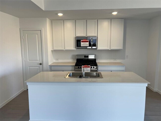 Building Photo - 20043 Venetian Waters Dr