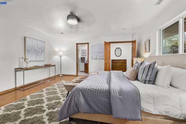 Building Photo - 41345 Roberts Ave