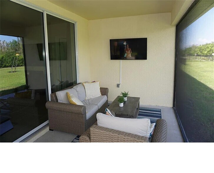 Building Photo - 25152 E Lenox Cir