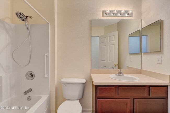 Building Photo - 608 Birchbark Trail