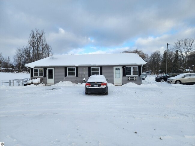 Building Photo - 107 North St