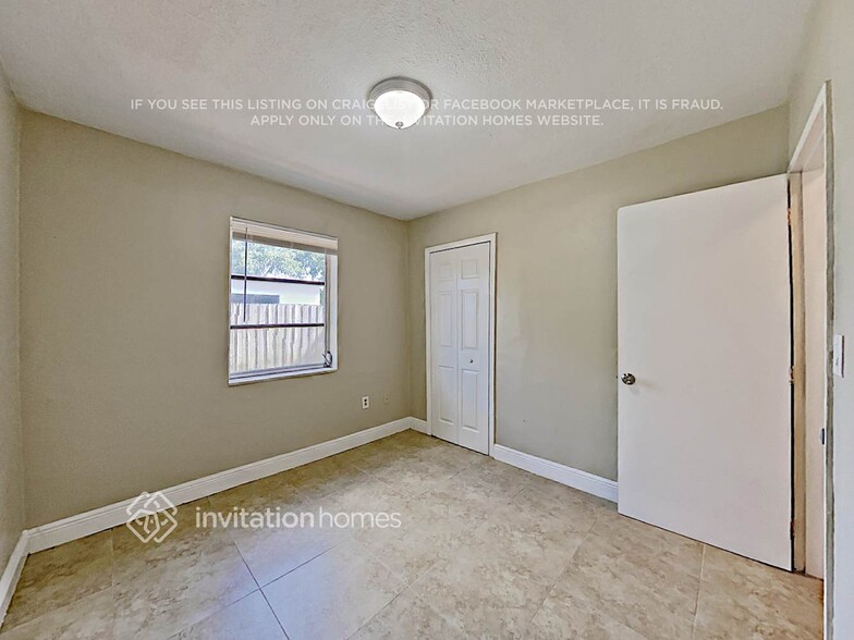Building Photo - 1410 N 70th Terrace