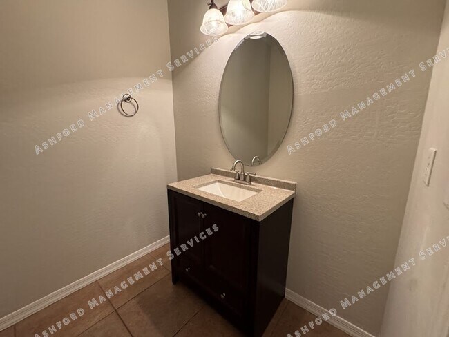 Building Photo - Beautiful 4-Bedroom, 3-Bath Home in Phoeni...