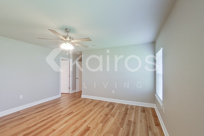 Building Photo - 22858 Balsam Dr