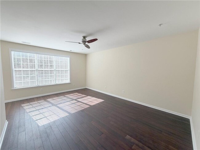 Building Photo - 4680 Creekside Villas Way