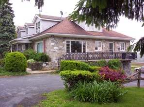 Building Photo - 1530 Main St