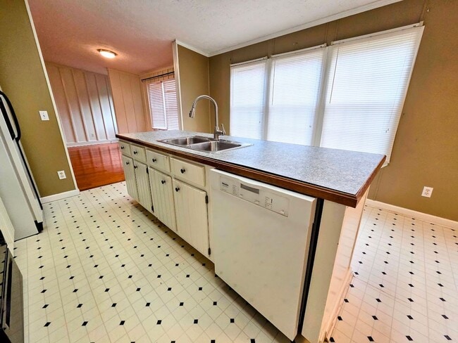 Building Photo - 3 Bedroom Mobile Home in Williamston