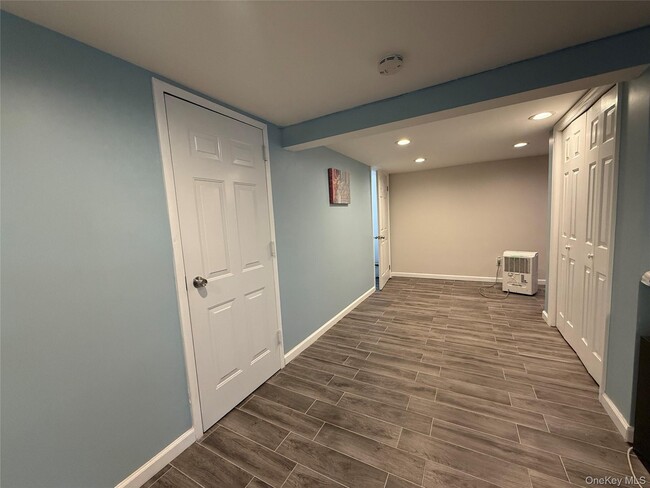 Building Photo - 220 Boundary Ave