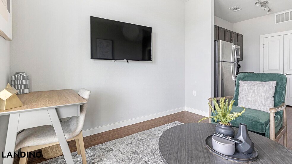 Building Photo - 4300 Cromwell Dr