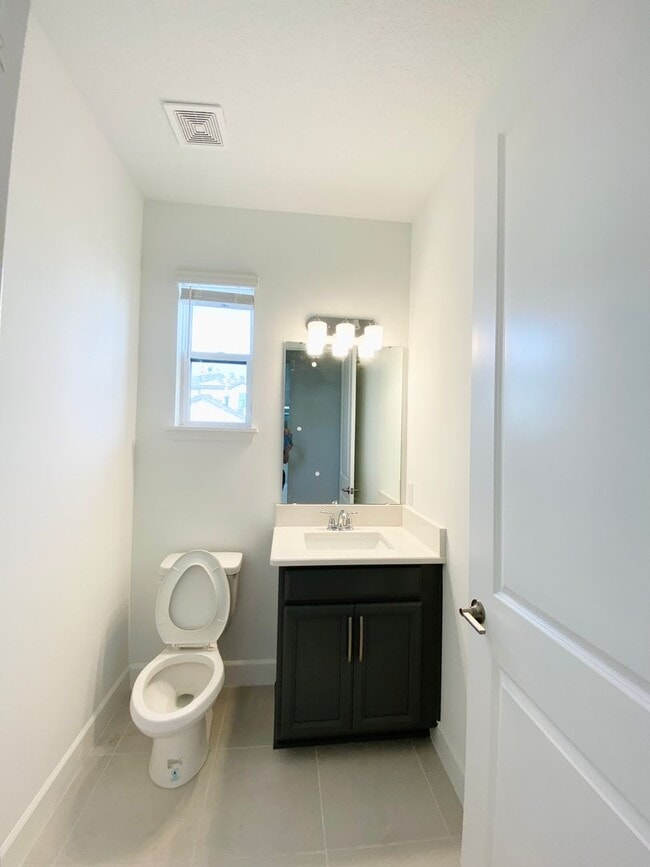 Building Photo - Winter Park  home in a Gated Community