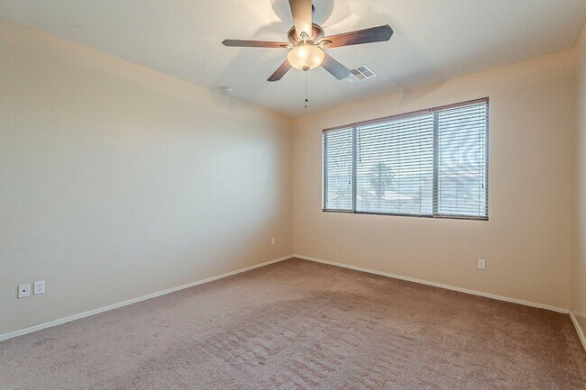 Building Photo - Pet-Friendly 4 Bedroom Rental in Tucson wi...