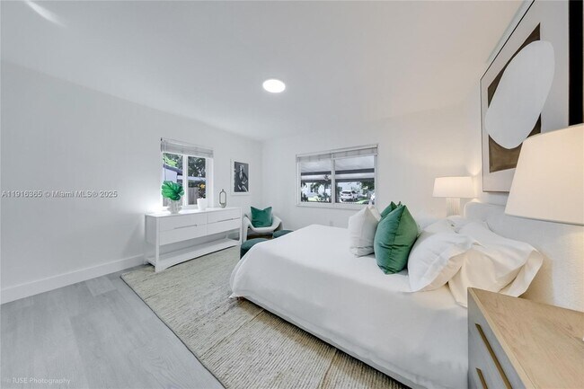 Building Photo - 871 NE 81st St