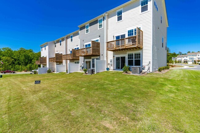 Building Photo - 2245 Kettle Falls Station