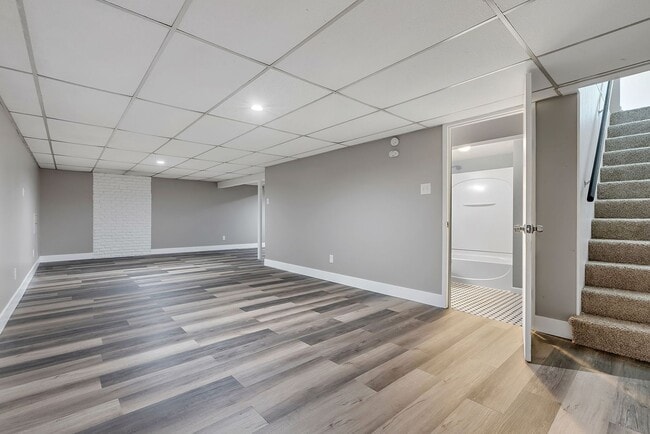 Building Photo - 1128 Saratoga Dr