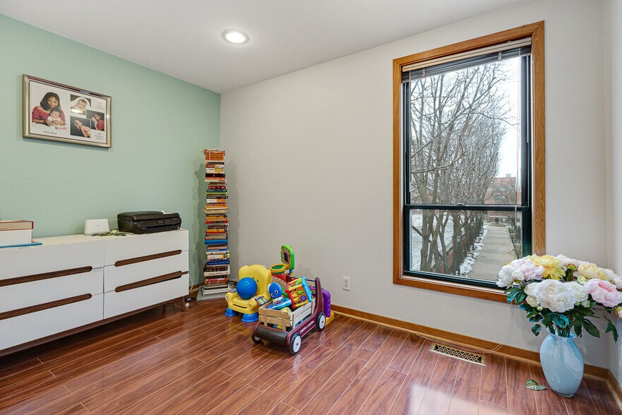 Building Photo - 727 S Ashland Ave