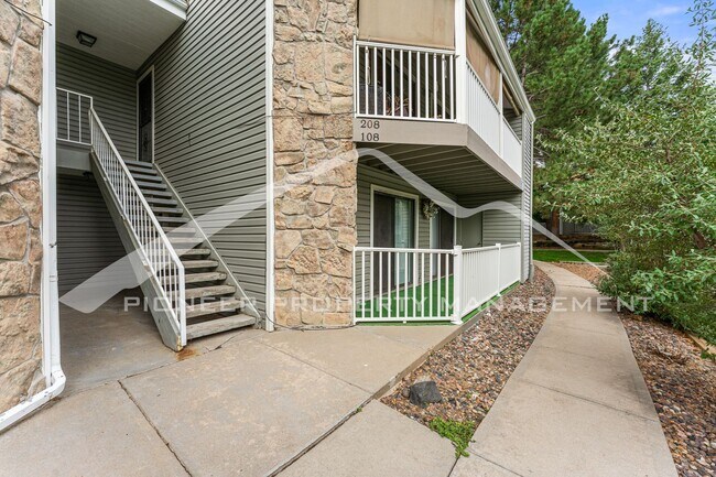 Building Photo - Spacious Condo with Washer/Dryer and Central AC