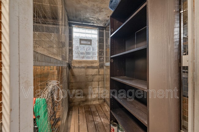 Building Photo - 836 Thorn St