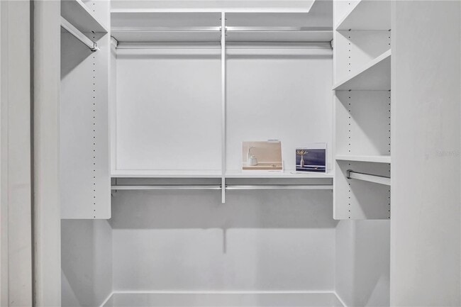 Building Photo - 15180 Lyneburg Ave