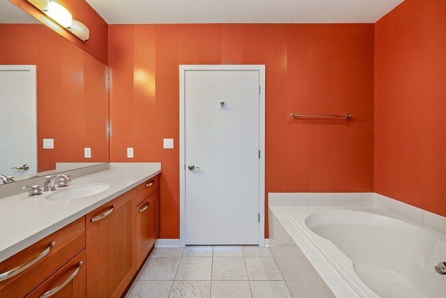 Building Photo - 1522 N Prospect Ave