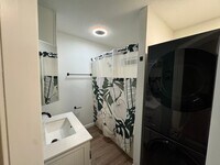 Building Photo - 1123 Disraeli Cir
