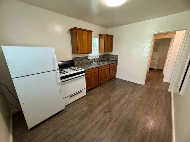 Building Photo - One Bedroom - West Sacramento